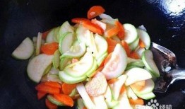 吃茄瓜的网红是谁,网红“吃茄瓜达人”引领美食潮流